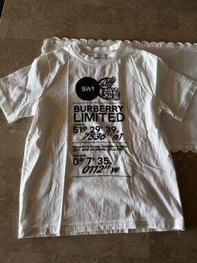 Burberry kids pre owned White Short Sleeve Tee with Black Logo Print size 10